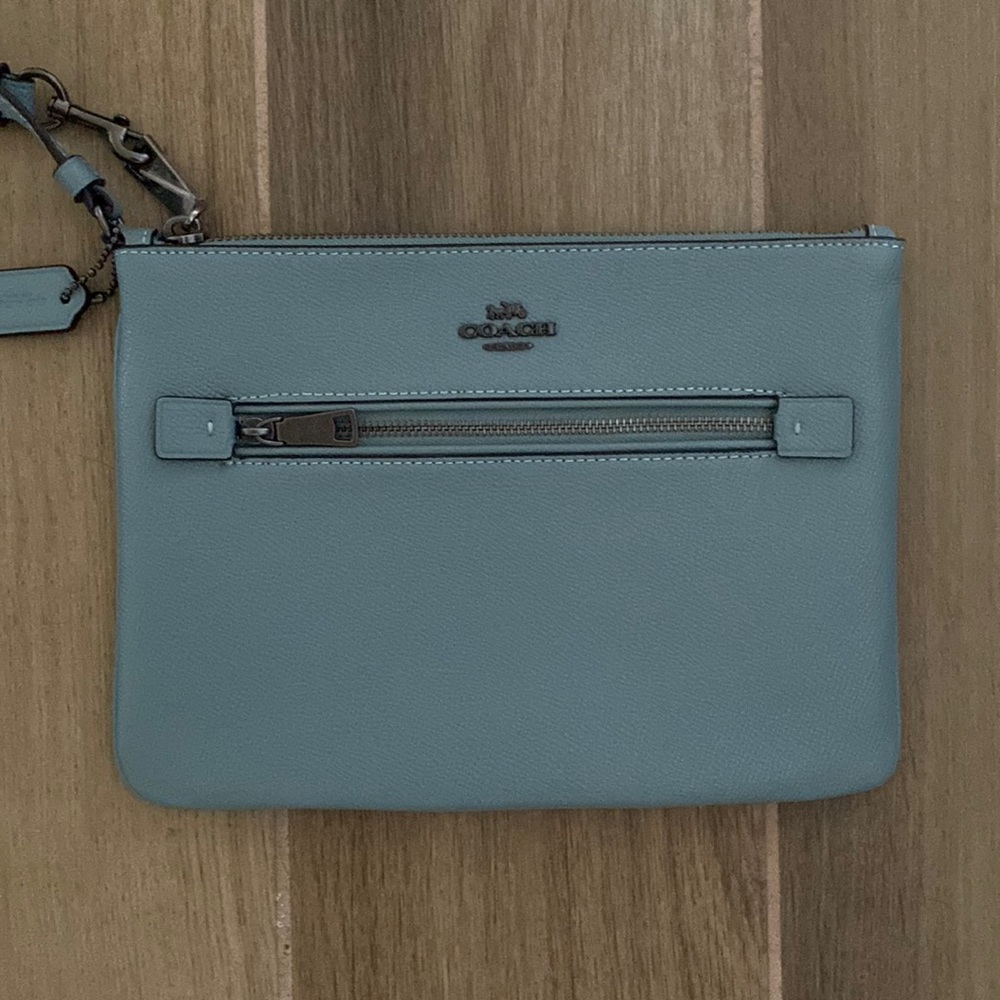 BRAND NEW WT Coach Clutch
